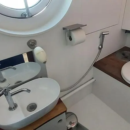 Bateau Typique De Loire, Site Classe. *